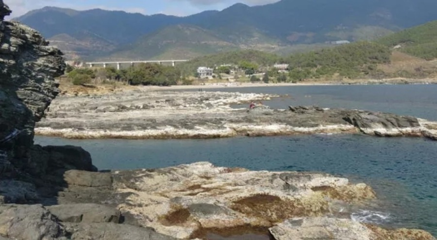 Mersin sahillerinde deniz çekildi