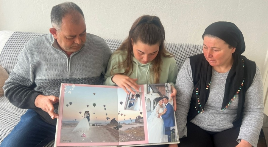 Depremin ardından bulamadıkları yakınlarını aramayı 15 gündür sürdürüyorlar