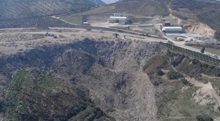 Enkaz döküm sahası görüntülendi