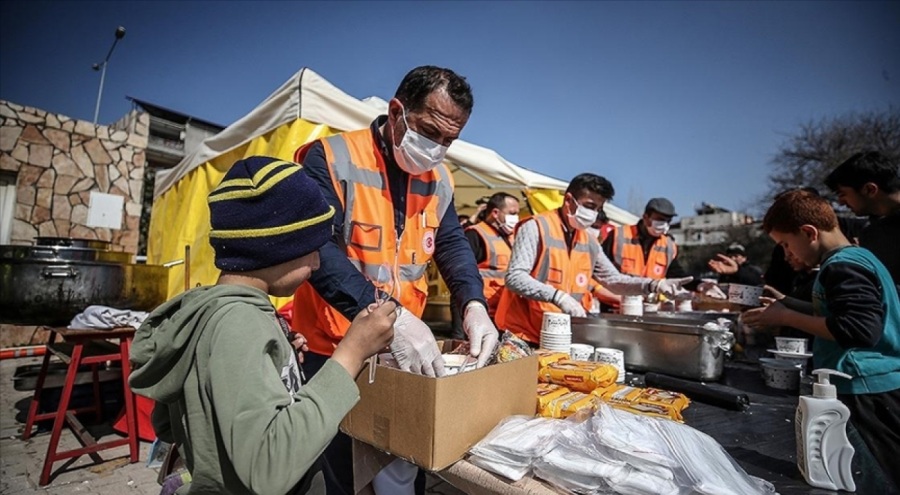 TBMM aşçıları Hatay'da afetzedeler için 3 öğün yemek pişiriyor