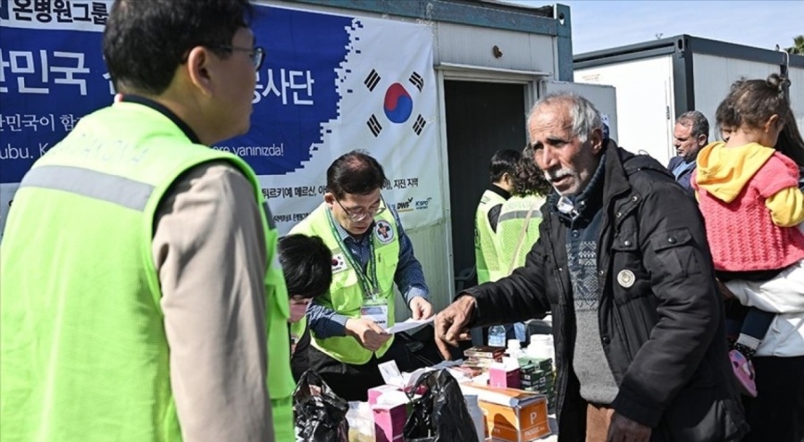 Güney Koreli sağlıkçılar "73 yıllık vefa" ile depremzedeleri tedavi ediyor