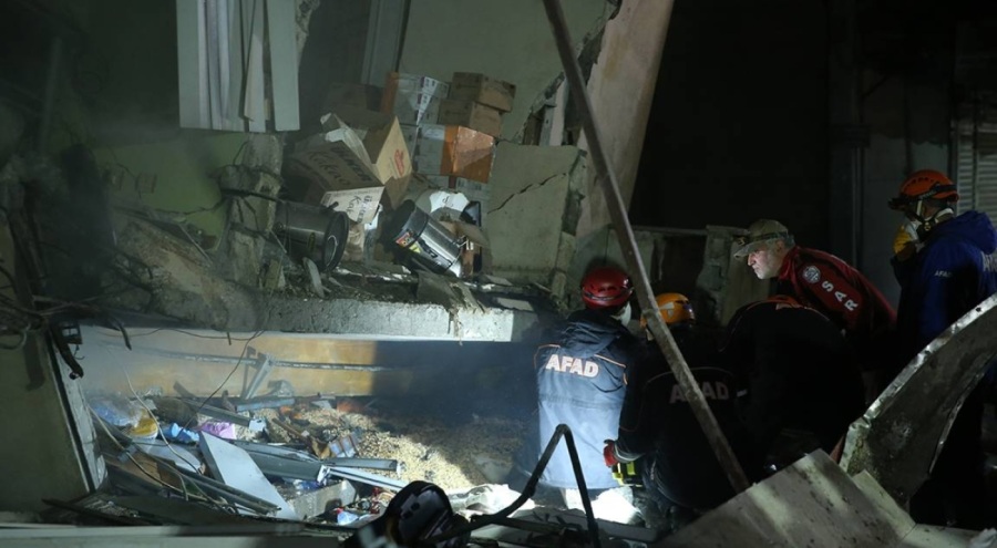 Hatay depreminde iletişim gene durdu