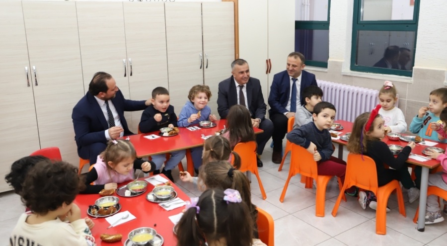 Bursa'da ücretsiz yemek uygulamasına başlandı