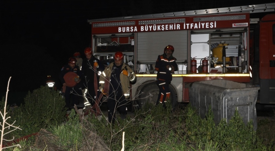 Hatay'da çıkan yangını Bursa itfaiyesi söndürdü