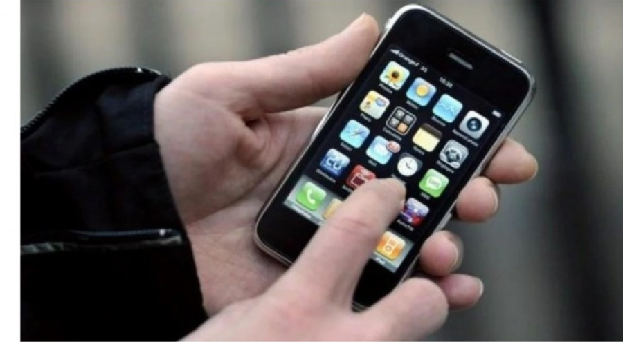 16 yıllık iPhone 63 bin dolara satıldı