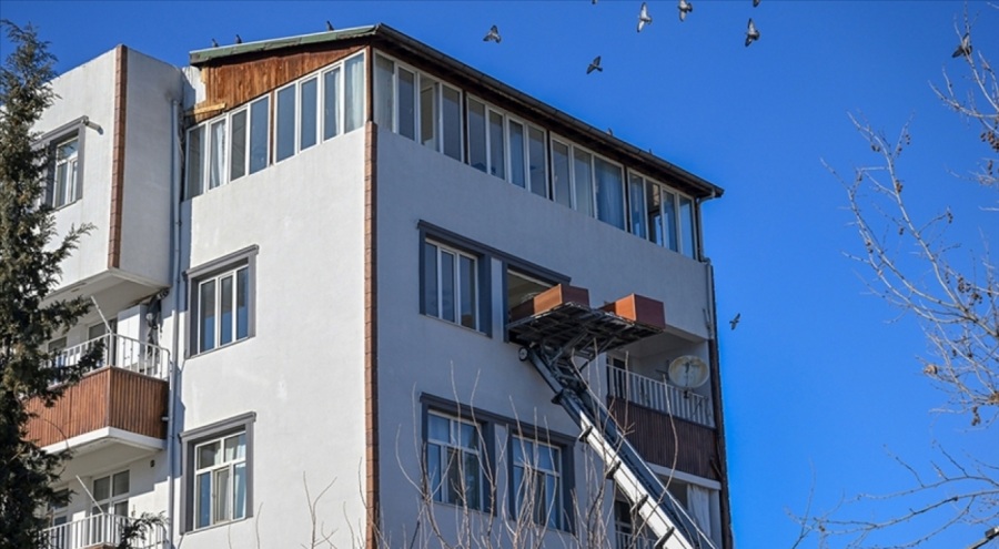 Gaziantep'te ağır hasarlı binalardan eşya alımı yasaklandı