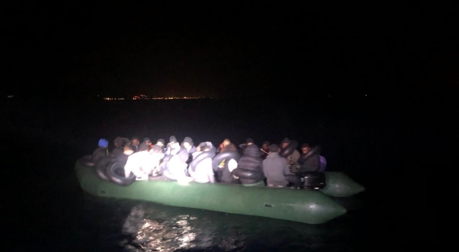 İzmir'de 38 düzensiz göçmen yakalandı