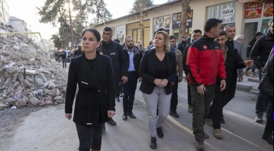 Alman bakanlar deprem bölgesini ziyaret etti