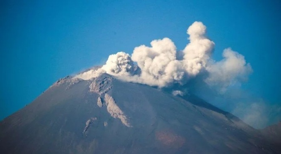 Popocatepetl Yanardağı 24 saatte 7 kez patladı