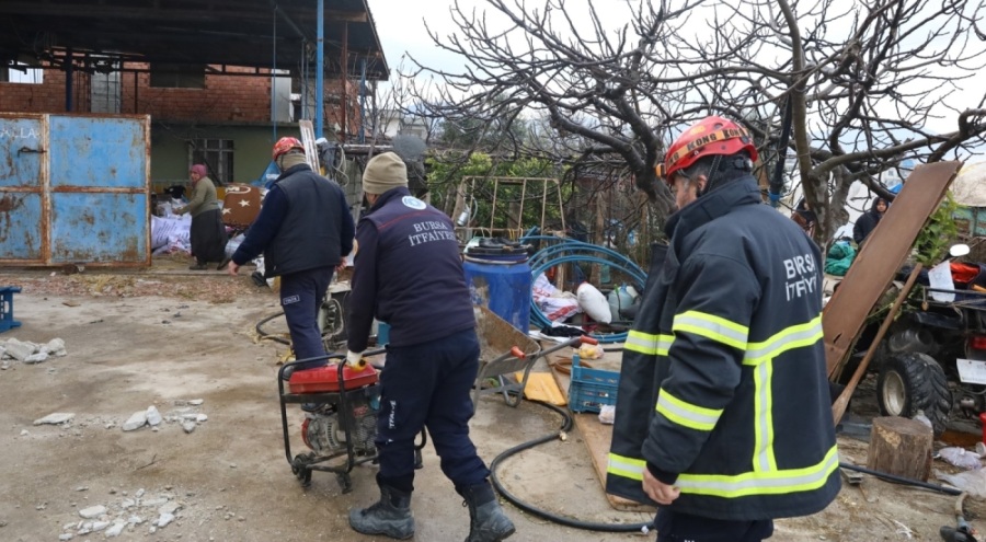 Bursa itfaiyesinden çiftçilere sağım desteği