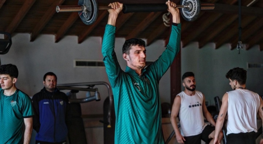 Bursaspor günün ilk antrenmanını gerçekleştirdi