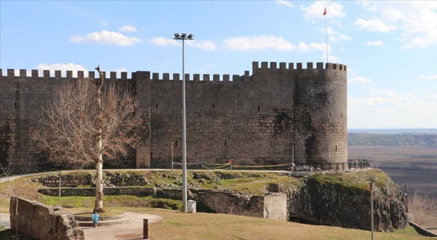 Diyarbakır'da tespit yapılan yapılardan 4'ü ağır, 30'u ise orta hasarlı