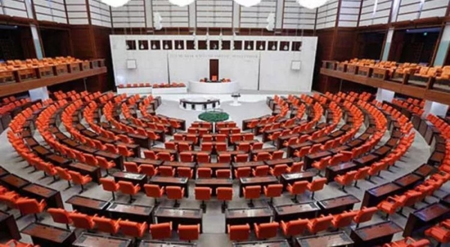 Meclis'te ilk gündem EYT