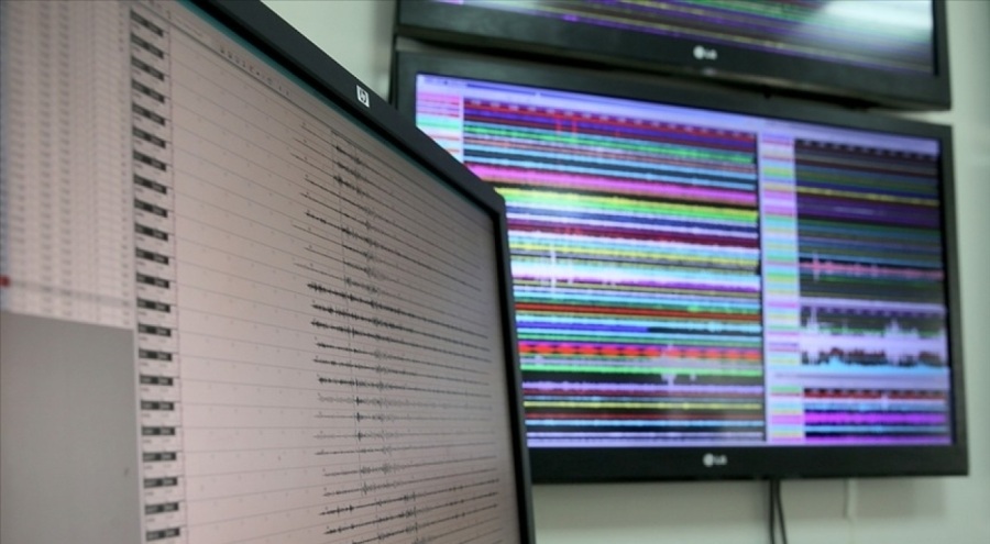 Çin-Tacikistan sınırında 7,2 büyüklüğünde deprem!