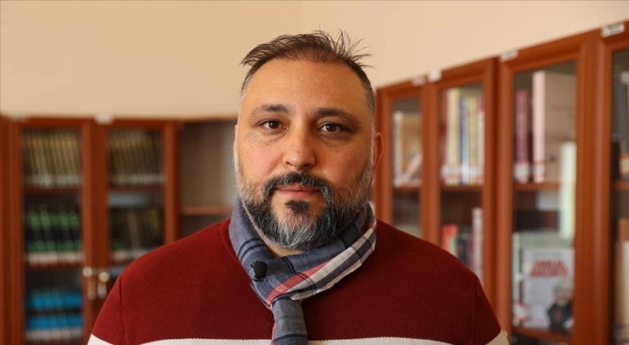 Depremde hayatını kaybedenler anısına akademisyenden beste!