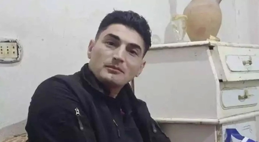 Enkaz altında vefat ettiği düşünülen genç, mezarlıkta dirildi