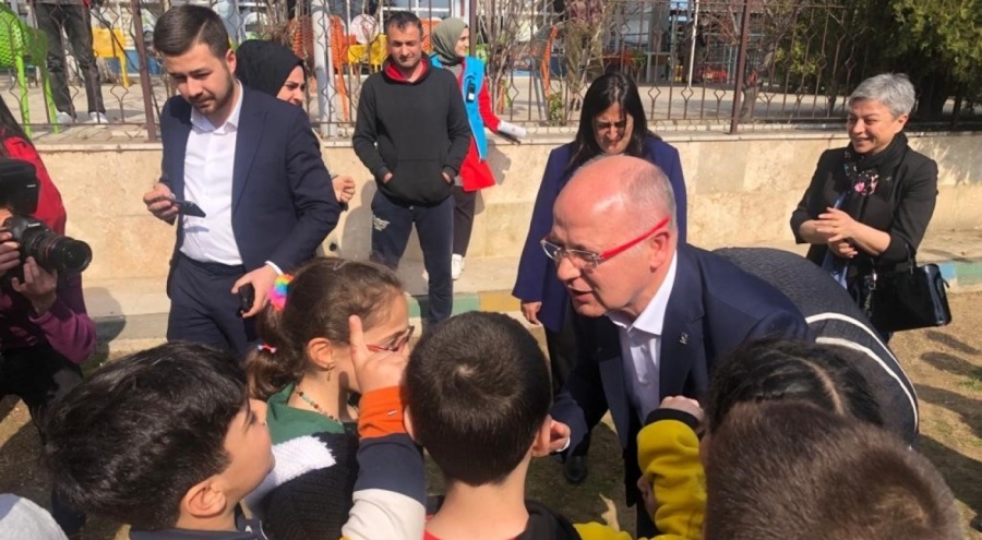 AK Parti heyeti Bursa'da depremzedeleri ziyaret etti