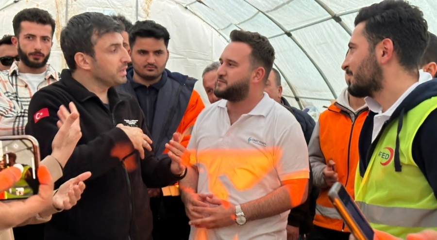 Selçuk Bayraktar'dan gönüllülere ziyaret