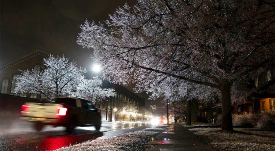 ABD'de şiddetli fırtına 800 binden fazla haneyi elektriksiz bıraktı
