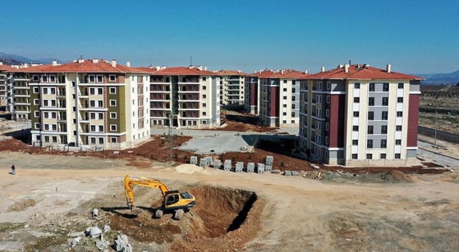 Bakanı Kurum'dan "855 konutumuz için ilk kazmayı vurduk" açıklaması