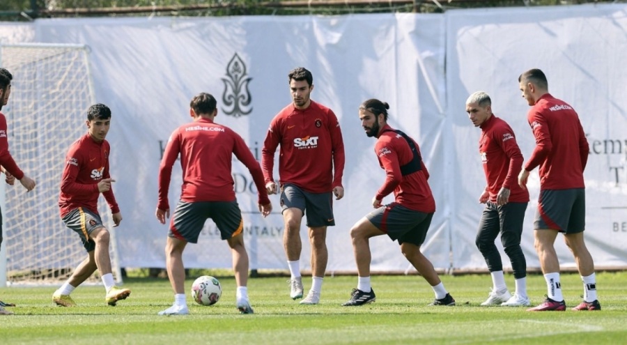 Galatasaray Antalya'da hazırlıklarını sürdürdü
