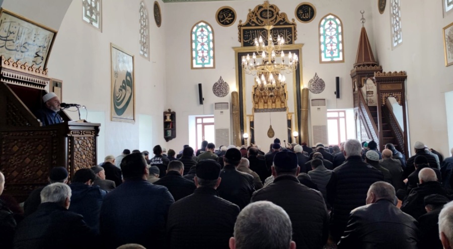 Bursa'da, depremlerde hayatını kaybedenler için hatim duası