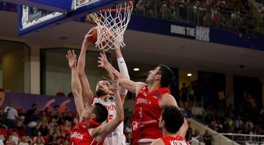 12 Dev Adam Bursa'da lideri konuk ediyor