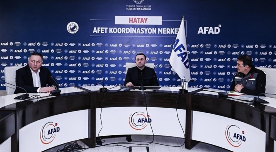 Gürcistan Başbakanı ile Bakan Dönmez, Hatay'da kurtarma ekipleriyle görüştü