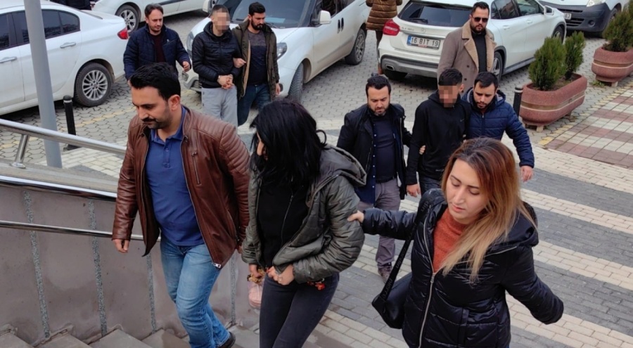 Bursa'da aynı 3 otomobil çalan 1'i kadın, 3 şüpheli tutuklandı