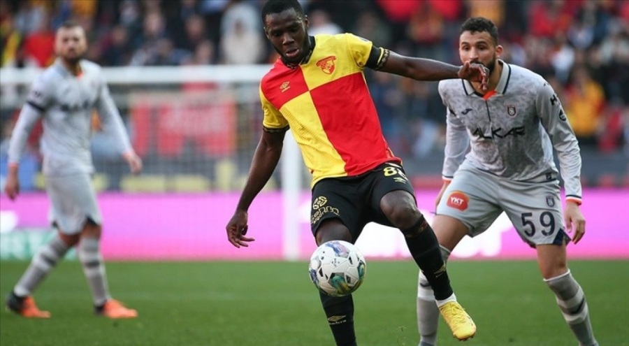 Göztepe ile Başakşehir depremzedeler için özel maçta karşı karşıya geldi