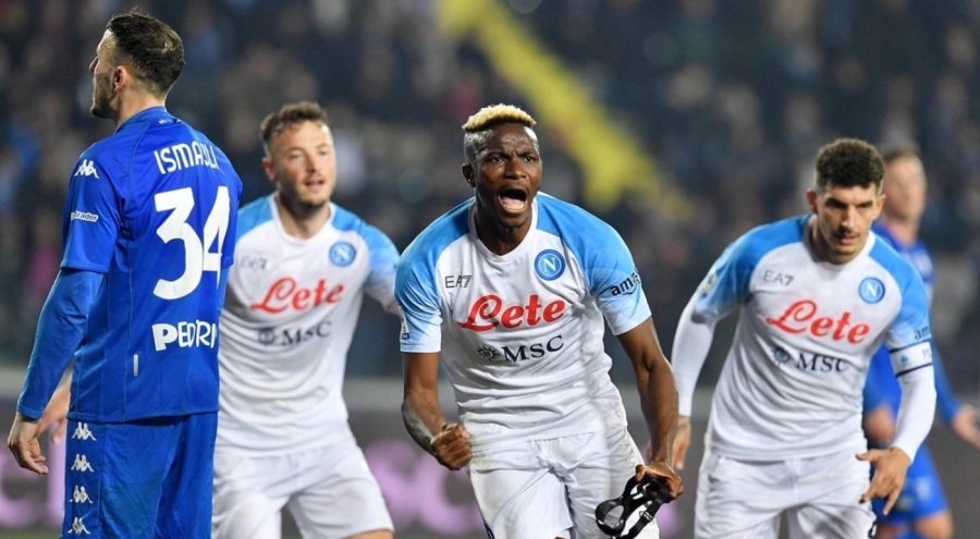 Napoli  ligde üst üste 8. galibiyetini aldı!
