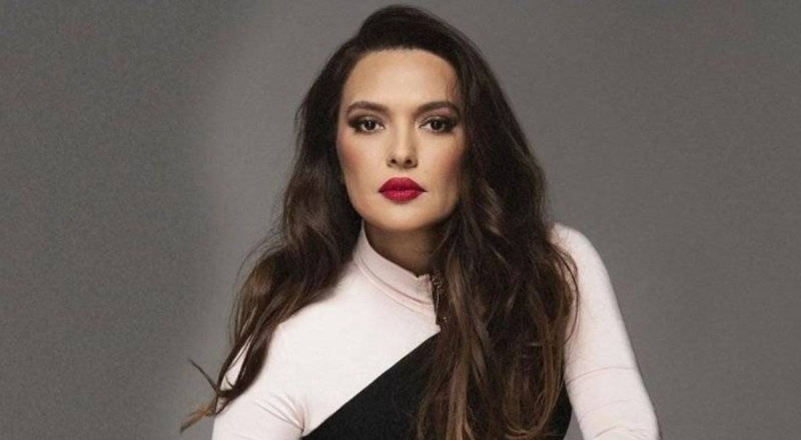 Demet Akalın'dan "Yangında yoklar, depremde yoklar, ülkenin akışında da olmayın; hala uyuyanlar var, pes!" paylaşımı