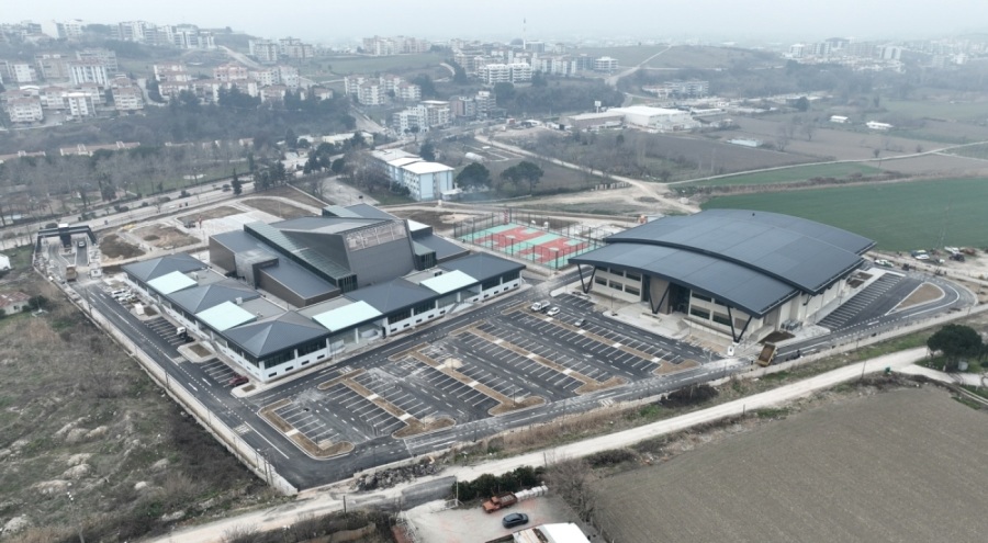 Bursa Mustafakemalpaşa'da Gençlik Merkezi Sosyal Yaşam ve Spor Tesisleri'nde sona gelindi