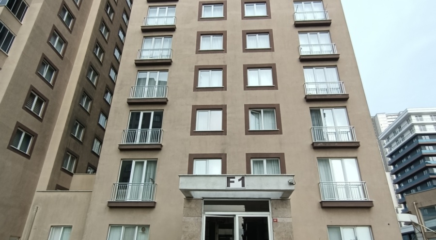 Kocasını bıçaklayarak öldürdü