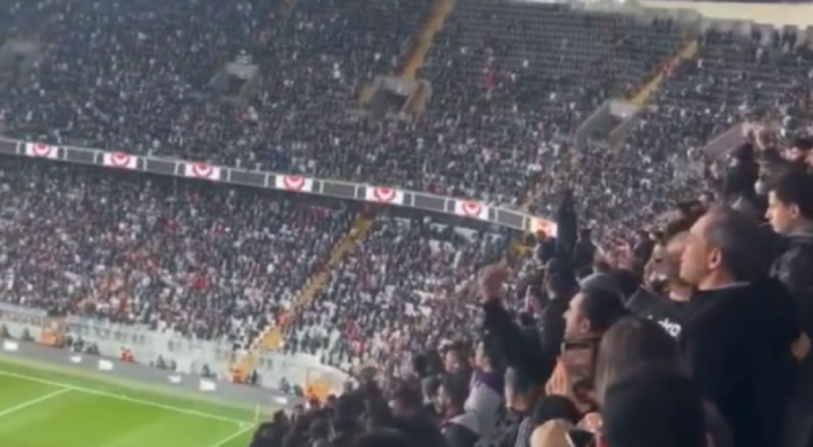 Beşiktaş tribünü de 'Hükümet istifa' dedi