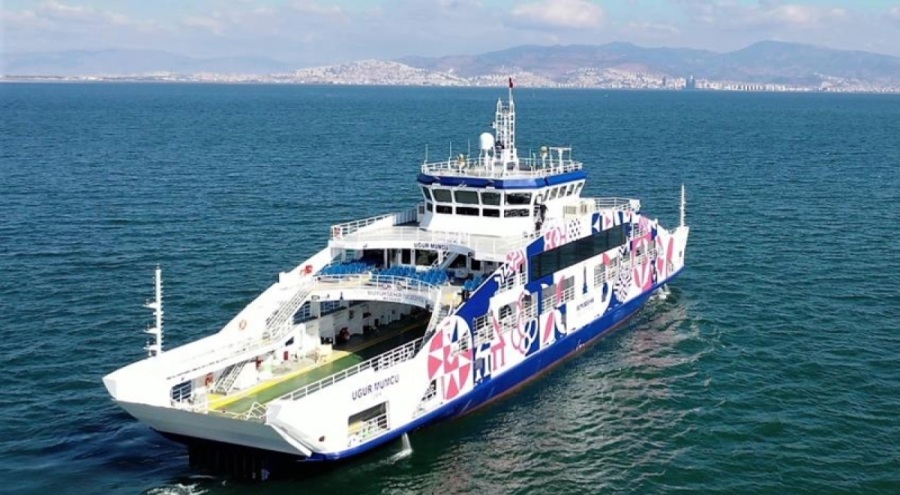 İzmir'de vapur seferleri hava muhalefeti engeli