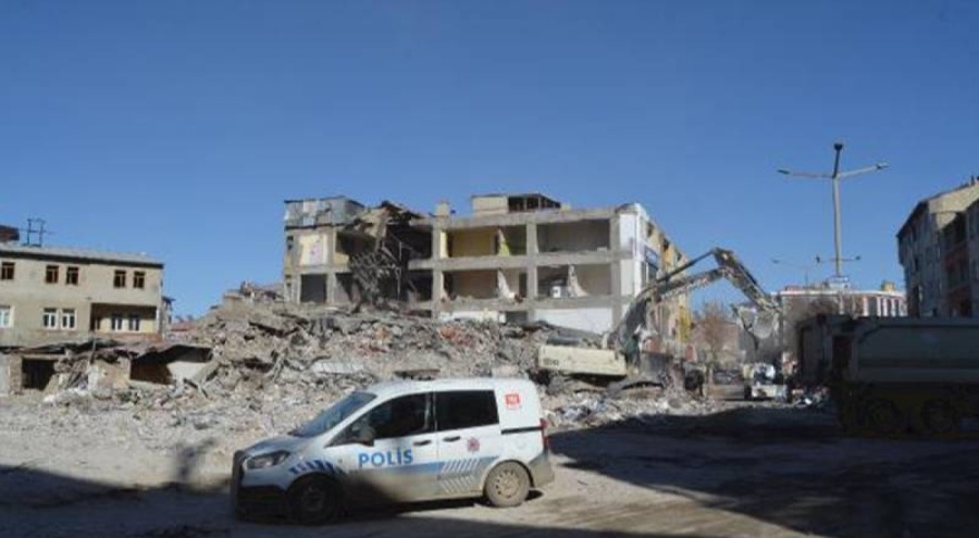 Hatay'da 173 binanın enkazı kaldırılacak