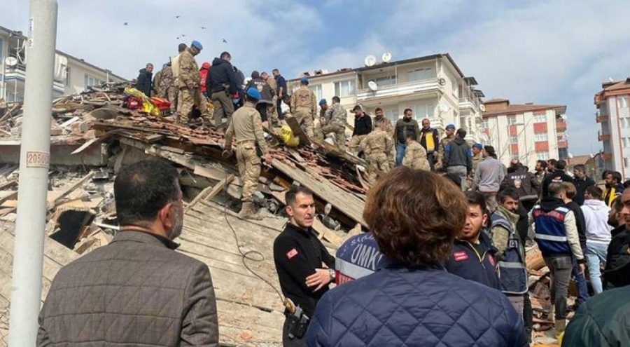 Malatya'daki depremde enkazdan 3 kişi kurtarıldı