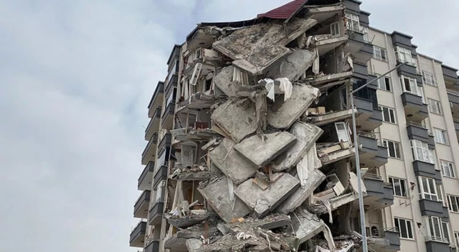 Osmaniye'de 86 binanın enkazı kaldırıldı