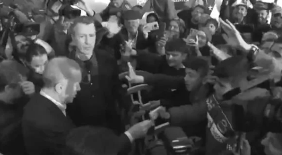 Cumhurbaşkanı Erdoğan, Adıyaman'da para dağıttı