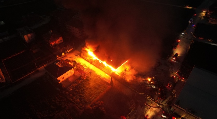 Hatay'da fabrikada yangın!