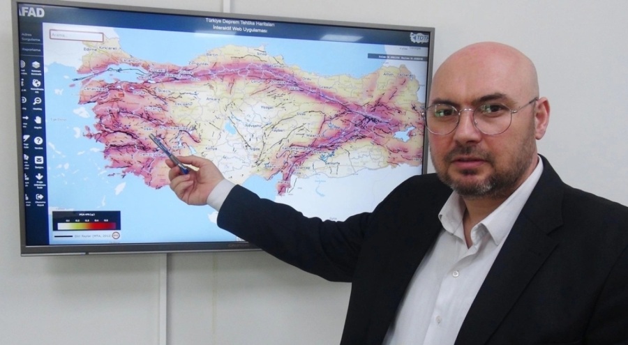 Ege Bölgesi'nde deprem uyarısı: Üç il riskli, bir il avantajlı!