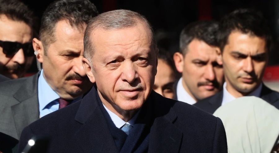 Cumhurbaşkanı Erdoğan deprem bölgesinde incelemelerini sürdürüyor