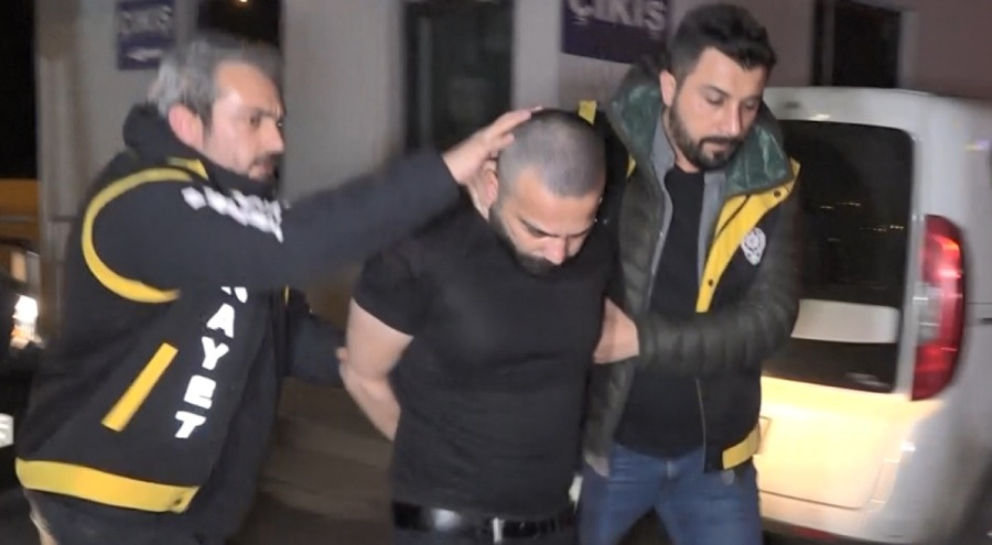 Bursa'da eczacı kalfası ile ev arkadaşını kendisine küfrettikleri için katletmiş!