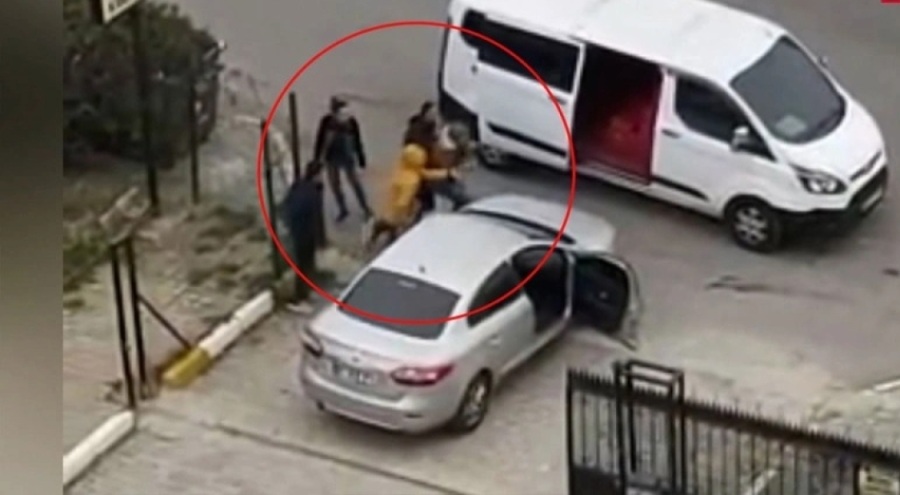 İstanbul'da otomobilin yolunu kesip sürücüsünü kaçırdılar!