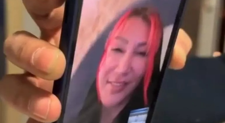 Hande Yener'den depremzedelere destek