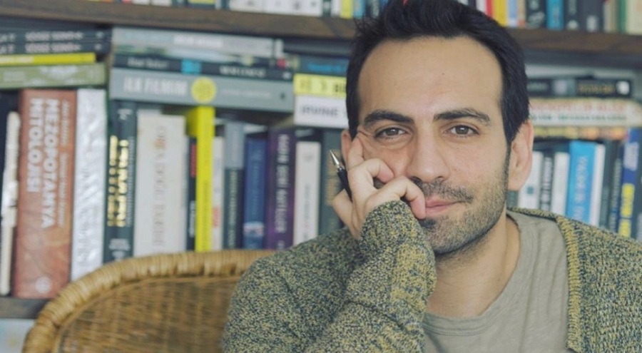 Ünlü oyuncu Buğra Gülsoy tek celsede 5 yıllık eşinden boşandı!