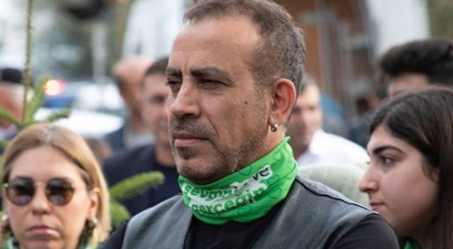 Haluk Levent'ten ailesini kaybeden depremzede öğrencilere destek