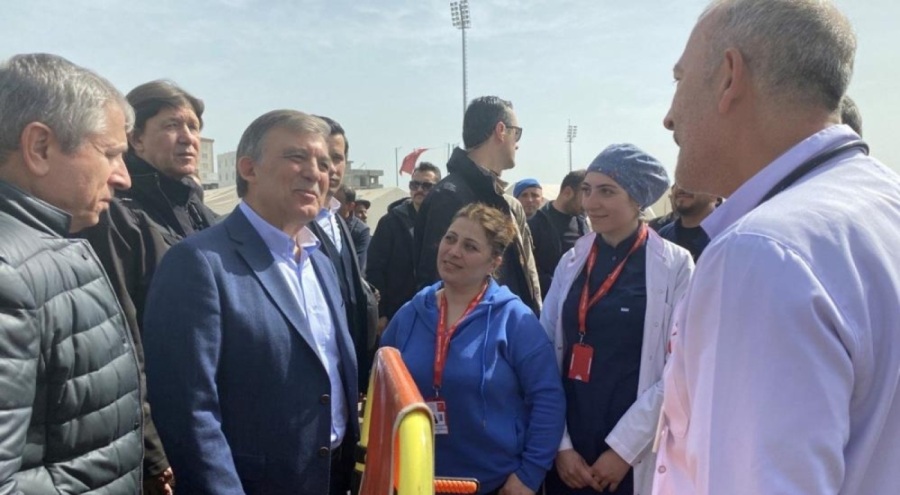 11. Cumhurbaşkanı Abdullah Gül'den çadır kente ziyaret