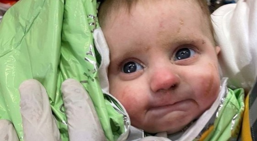 Enkazdan çıkan 'Mucize' bebeğin anne babasından haber yok